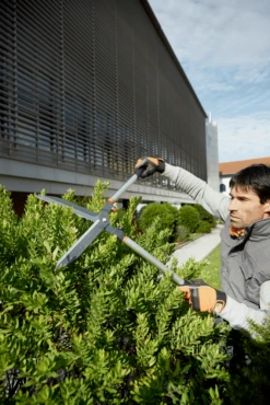 Bahco P51H-SL Extra Long Hedge Shears, Heavy Duty, Lightweight With Aluminium Handle -Outdoor Garden Shop Bahco P51H SL Extra Long Hedge Shears Heavy Duty Lightweight with Aluminium Handle 14 90331.1707204594